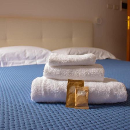 Hotel Oasi San Francesco Roma Esterno foto
