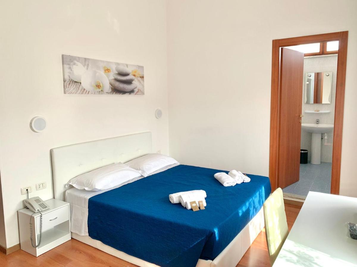 Hotel Oasi San Francesco Roma Esterno foto