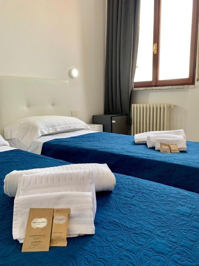 Hotel Oasi San Francesco Roma Esterno foto