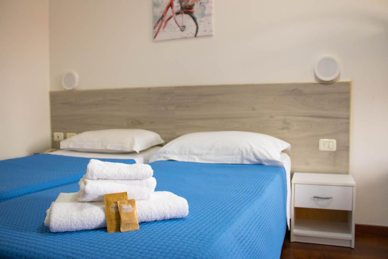 Hotel Oasi San Francesco Roma Esterno foto