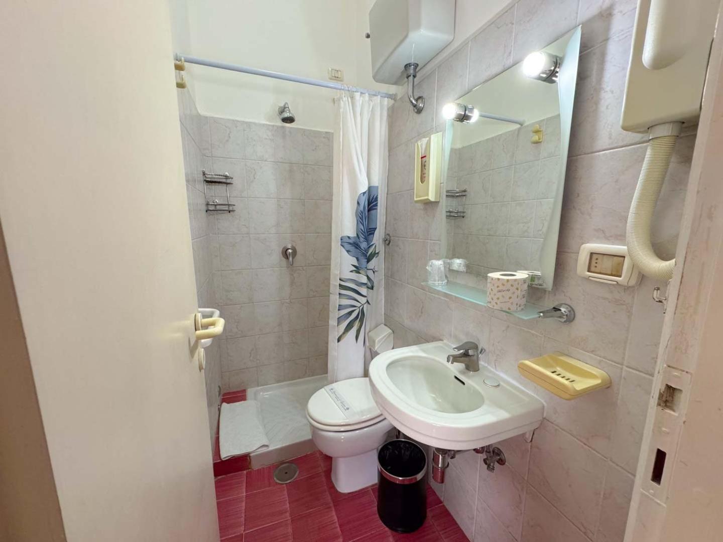 Hotel Oasi San Francesco Roma Esterno foto