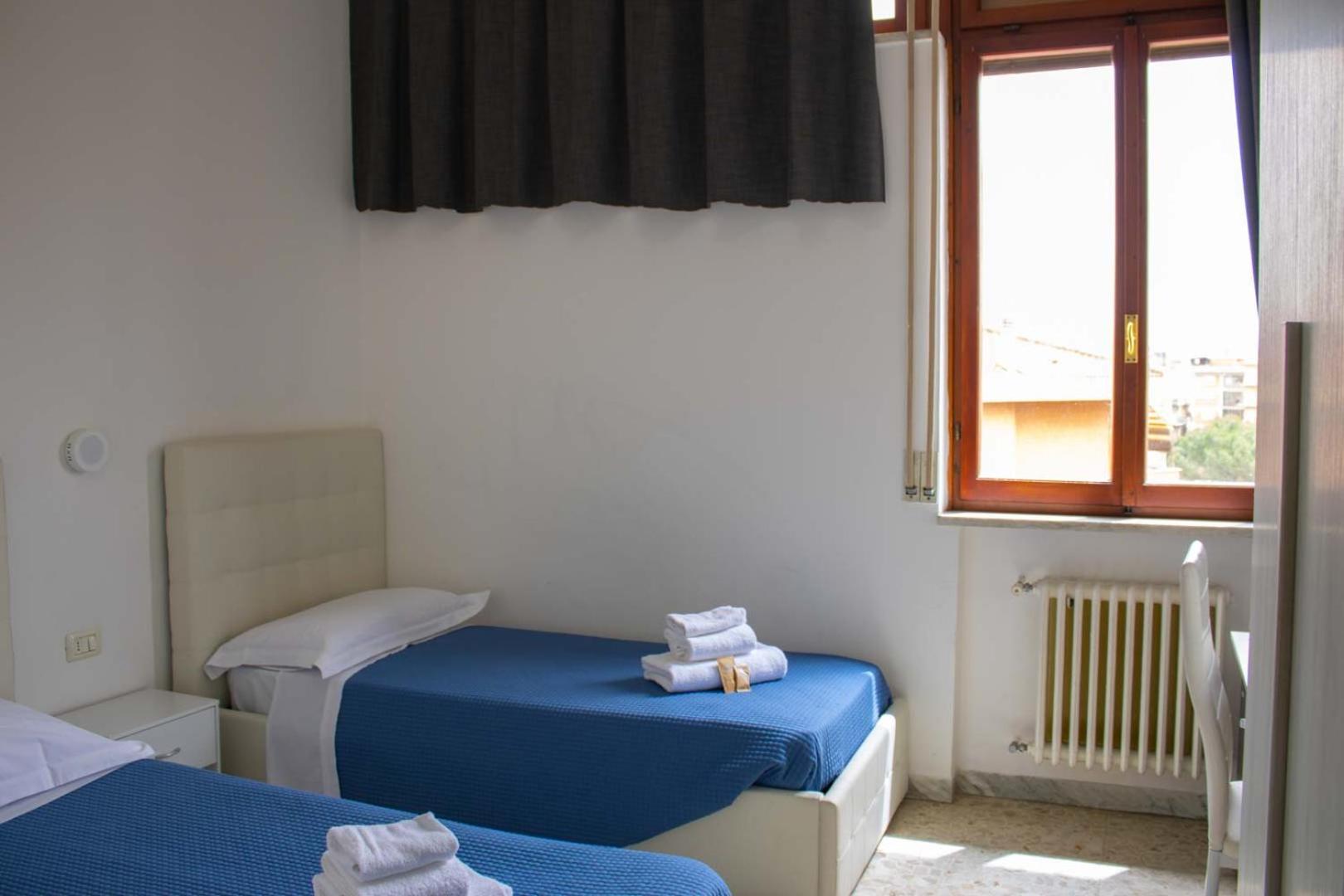 Hotel Oasi San Francesco Roma Esterno foto