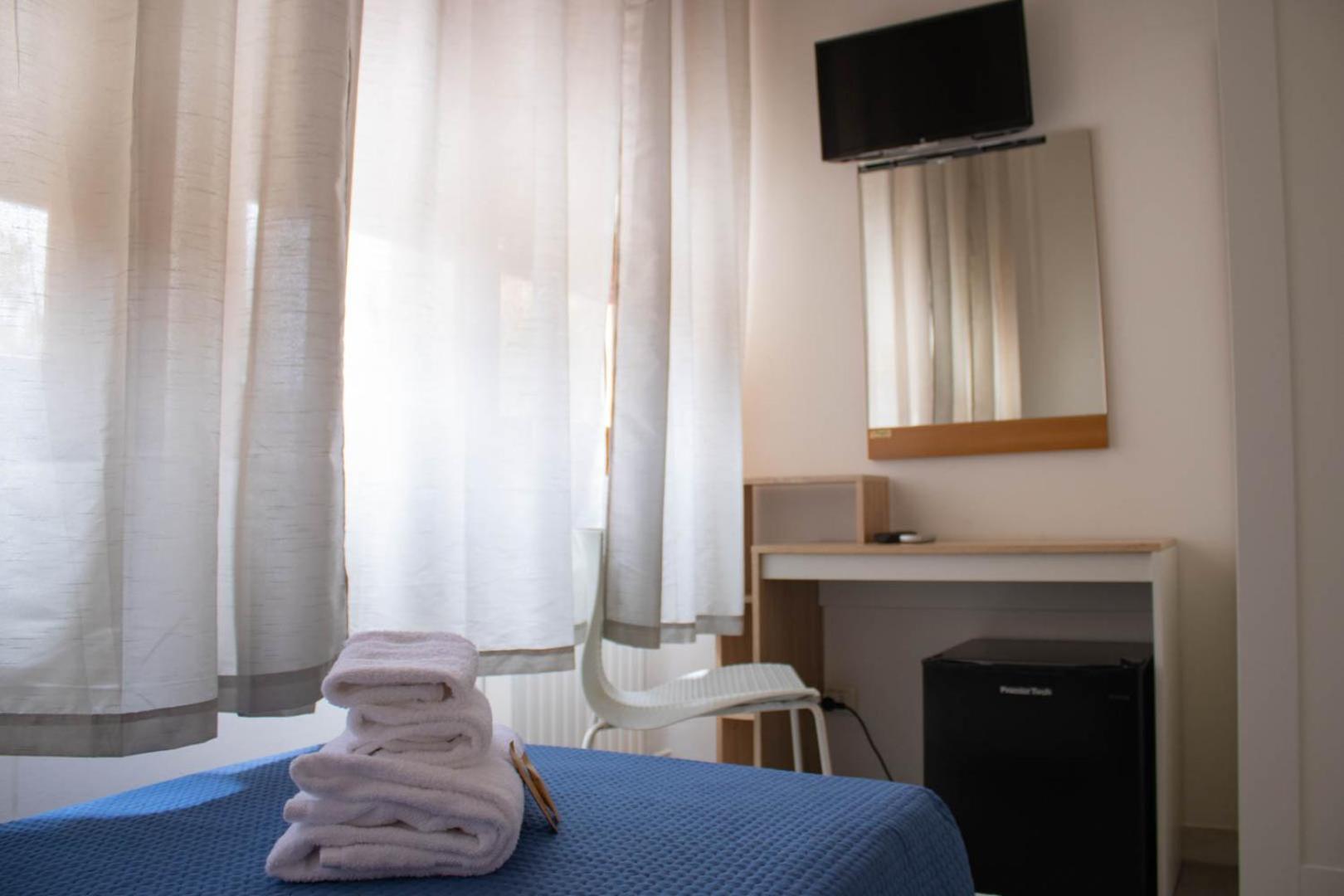 Hotel Oasi San Francesco Roma Esterno foto