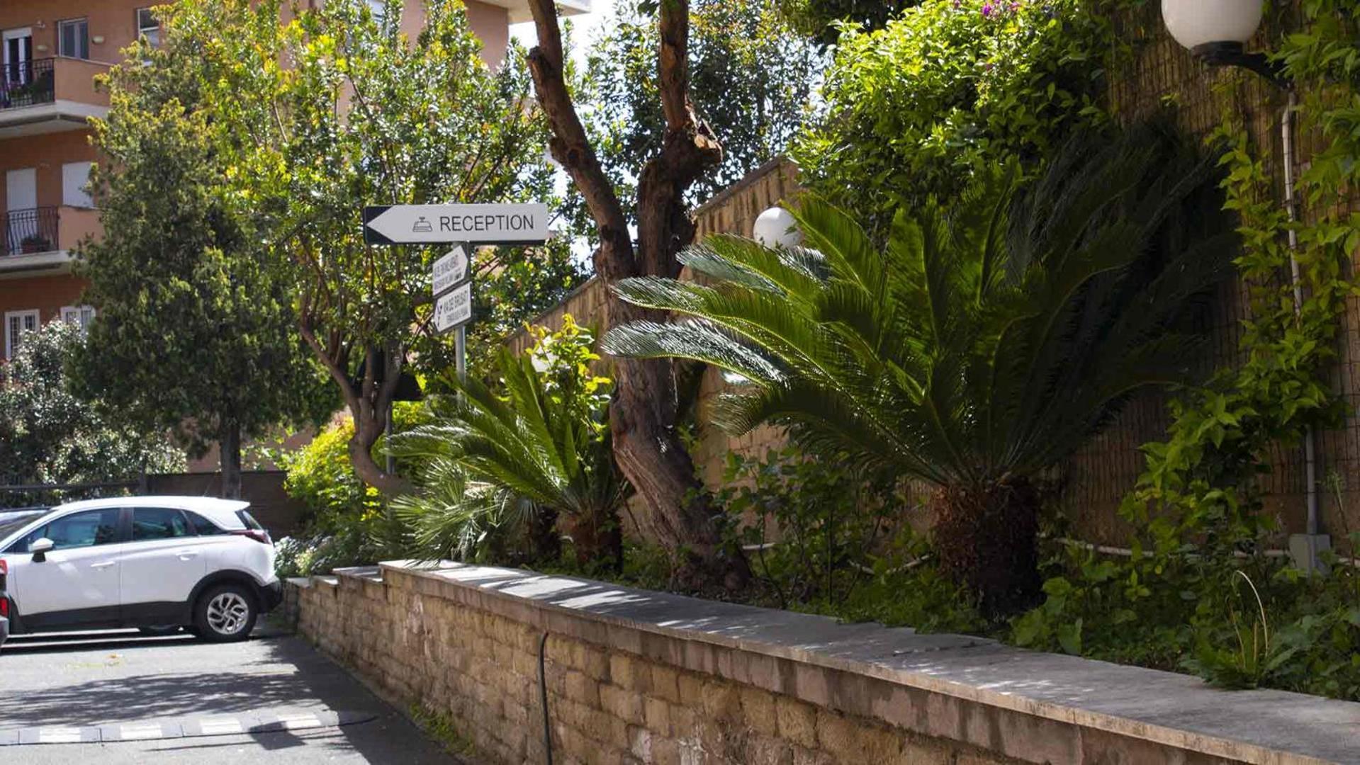 Hotel Oasi San Francesco Roma Esterno foto